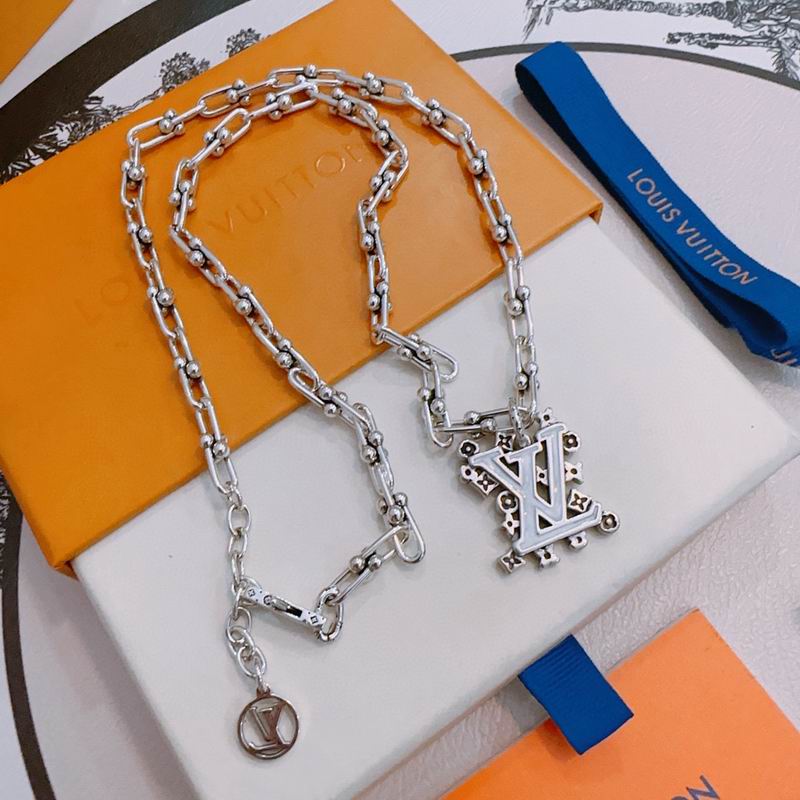 Lv Necklace 02yxs16 (6)