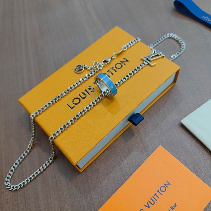 Lv Necklace 02yxs20 (2)