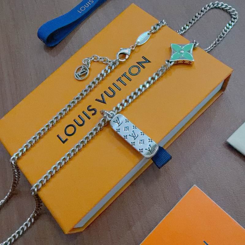Lv Necklace 02yxs21 (5)