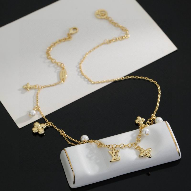Lv Necklace 02yxs28 (1)
