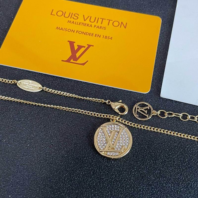 Lv Necklace 02yxs30 (5)