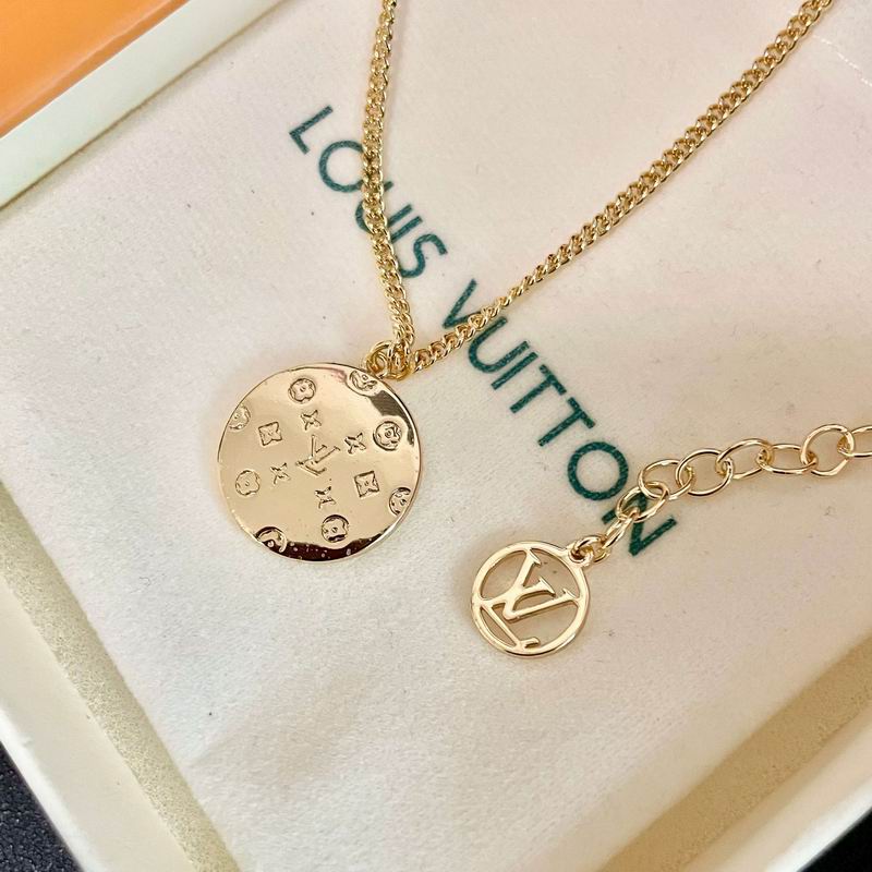 Lv Necklace 02yxs30 (6)