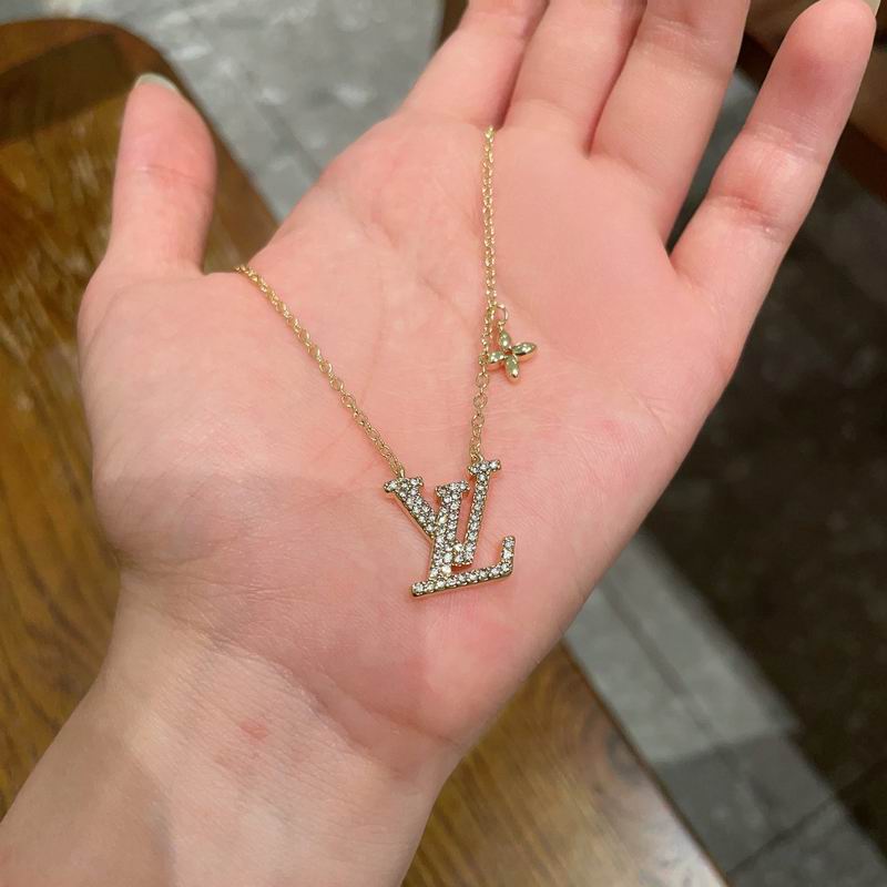 Lv Necklace 02yxs40 (1)