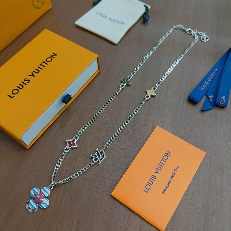 Lv Necklace 02yxs41 (2)