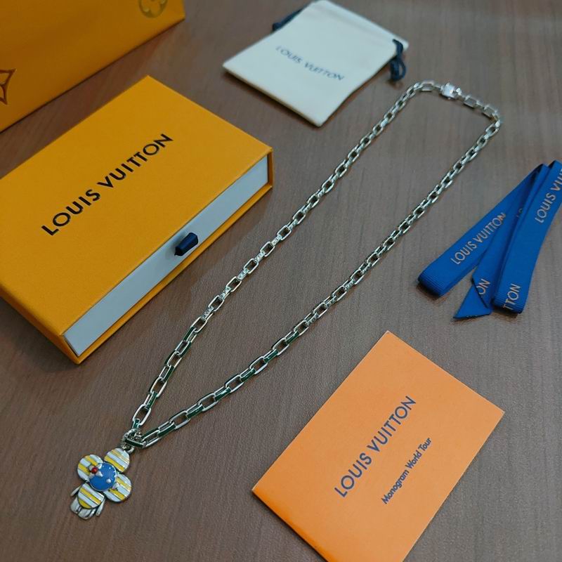 Lv Necklace 02yxs43 (2)
