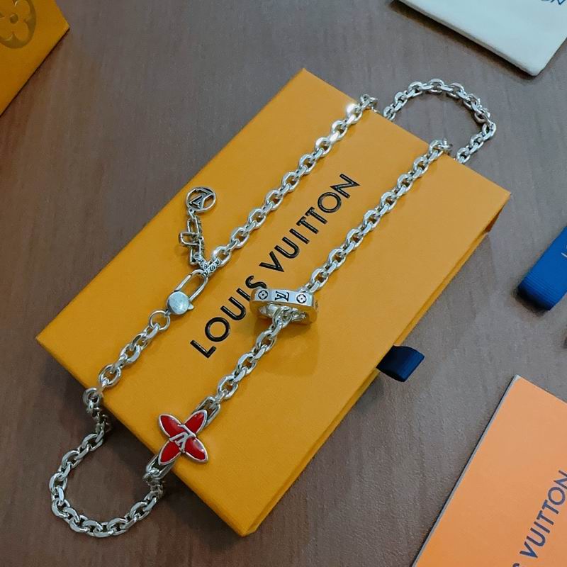 Lv Necklace 02yxs45 (5)