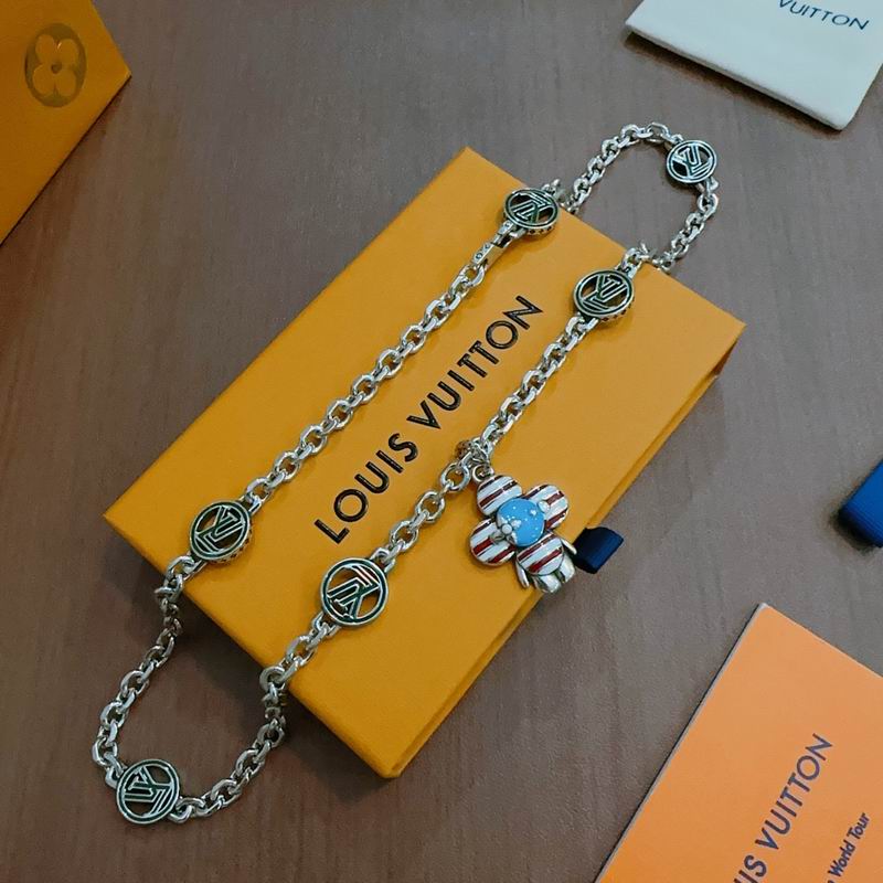 Lv Necklace 02yxs47 (5)