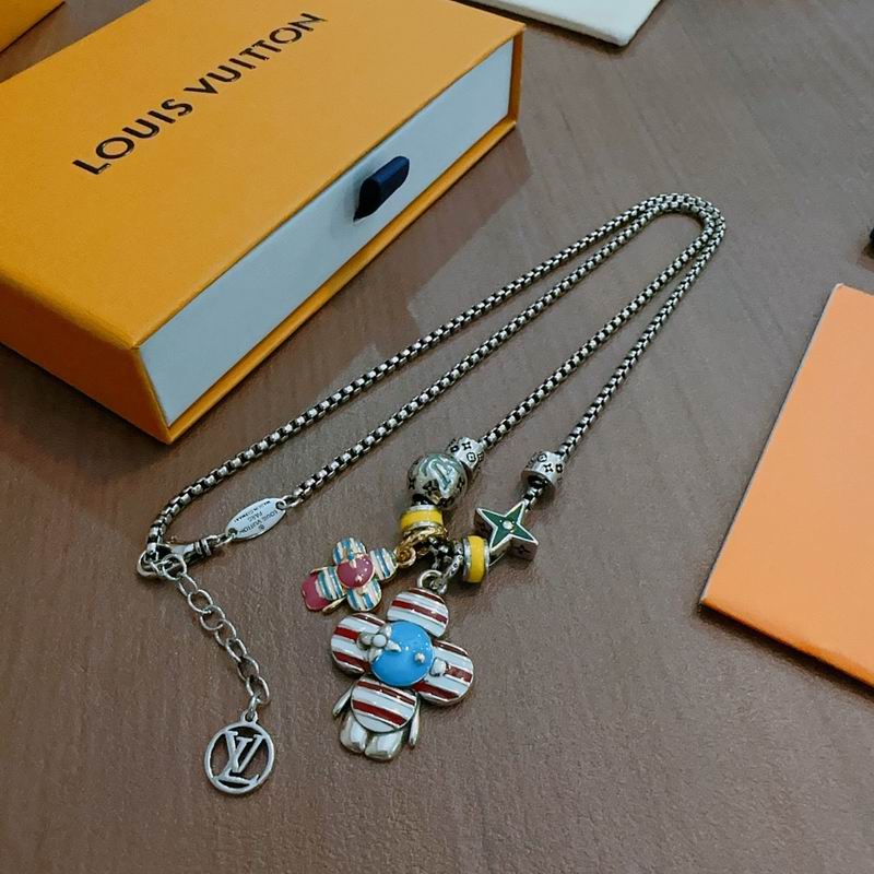 Lv Necklace 02yxs49 (4)