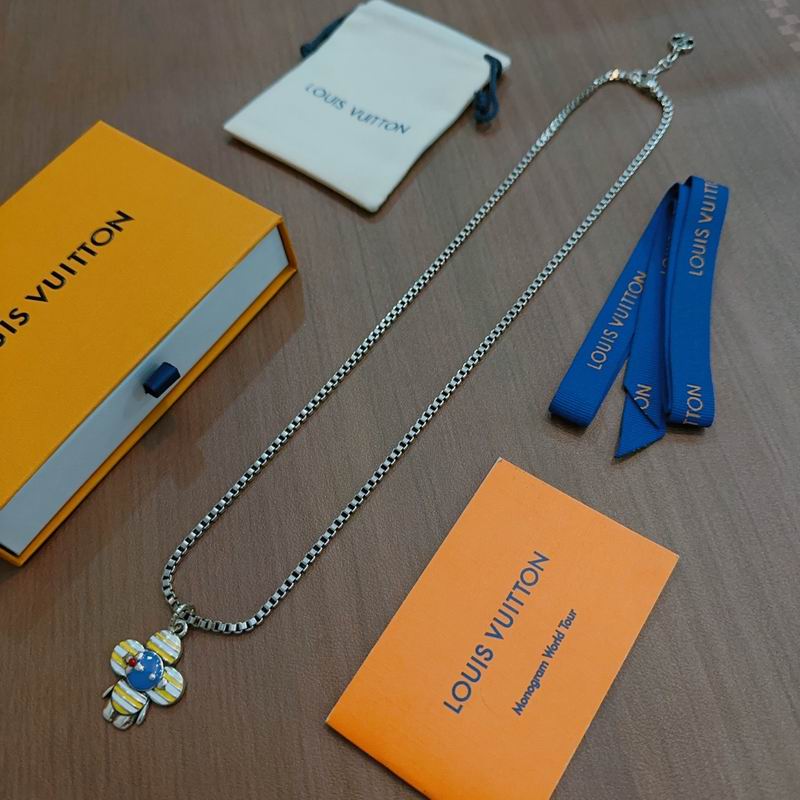 Lv Necklace 02yxs54 (1)
