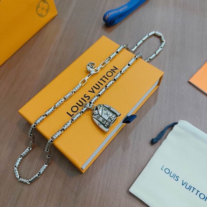 Lv Necklace 02yxs55 (2)
