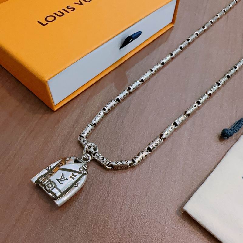 Lv Necklace 02yxs55 (5)