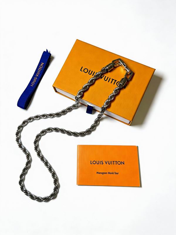 Lv Necklace 02yxs56 (1)