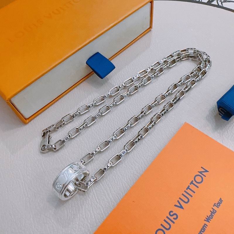 Lv Necklace 02yxs57 (6)