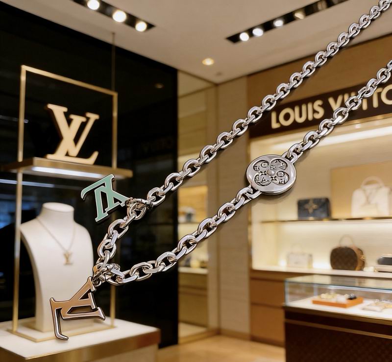 Lv Necklace 03yxs110 (2)