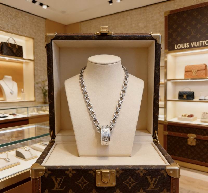 Lv Necklace 03yxs113 (2)