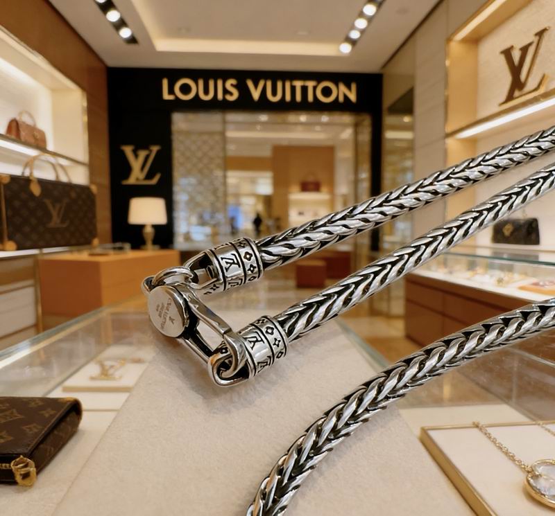 Lv Necklace 03yxs115 (2)