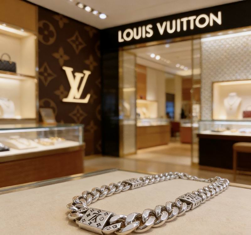 Lv Necklace 03yxs116 (1)