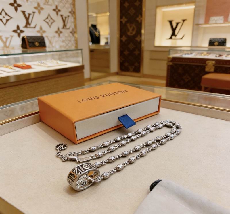 Lv Necklace 03yxs130 (2)