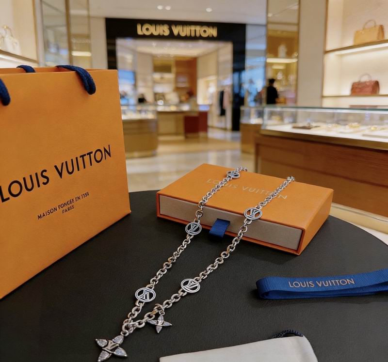 Lv Necklace 03yxs132 (2)