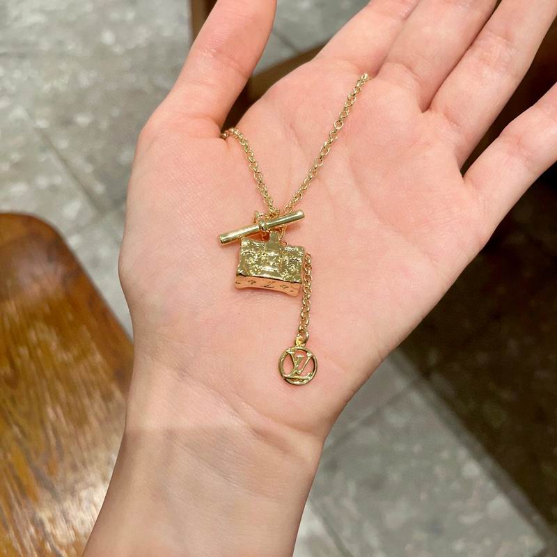 Lv Necklace 03yxs136 (1)
