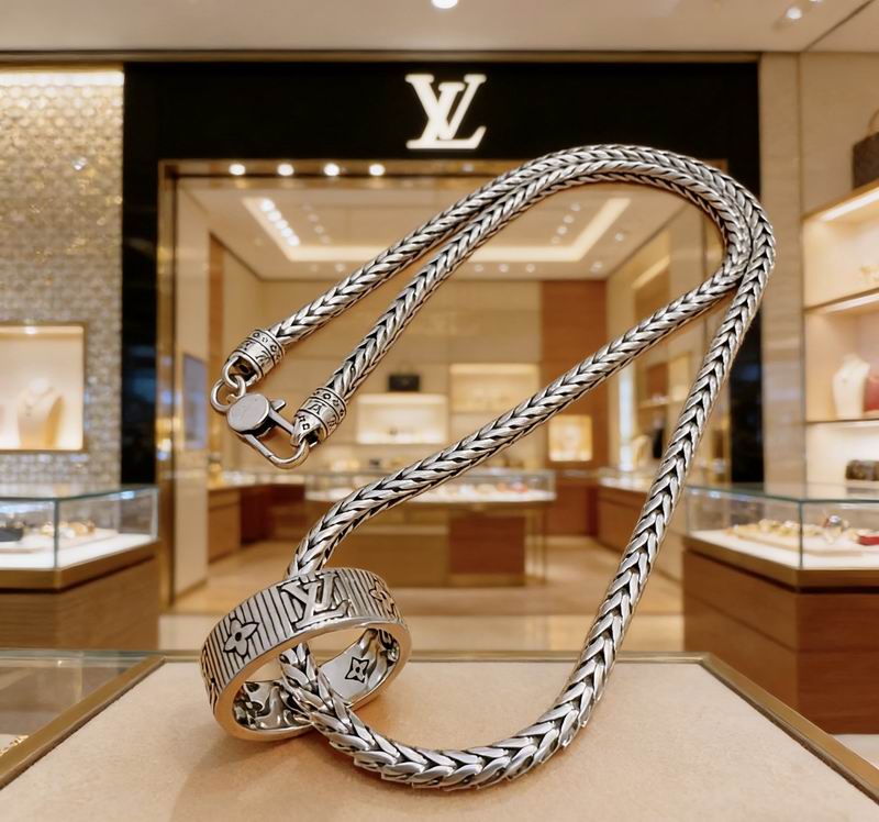 Lv Necklace 03yxs139 (1)