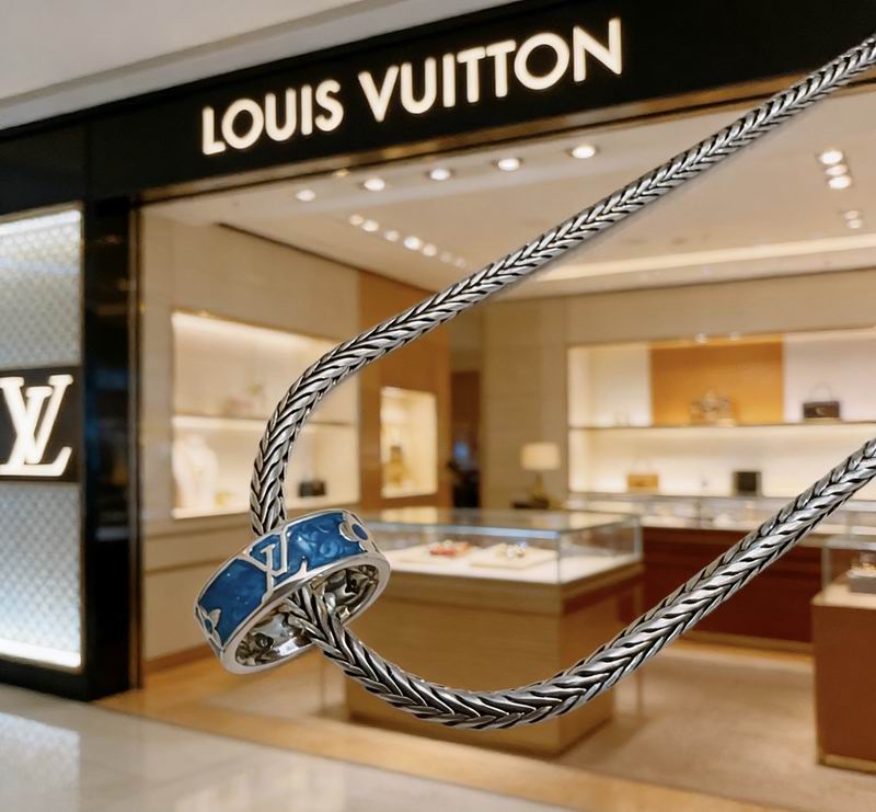 Lv Necklace 03yxs81 (3)