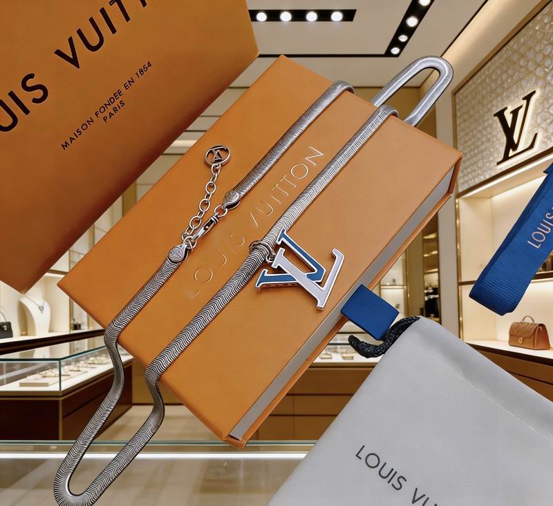 Lv Necklace 03yxs91 (2)