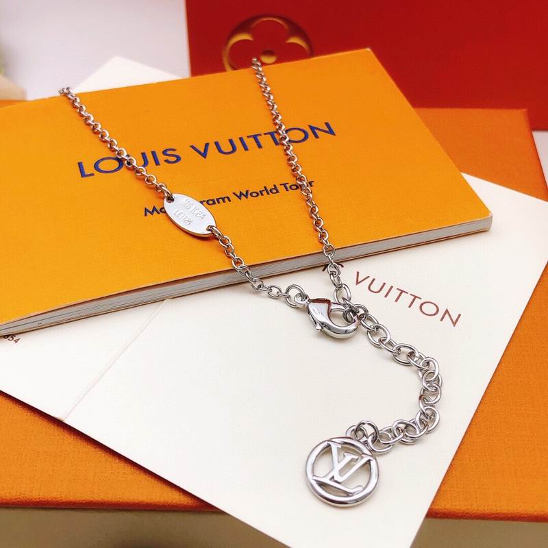 Lv Necklace 03yxs94 (9)