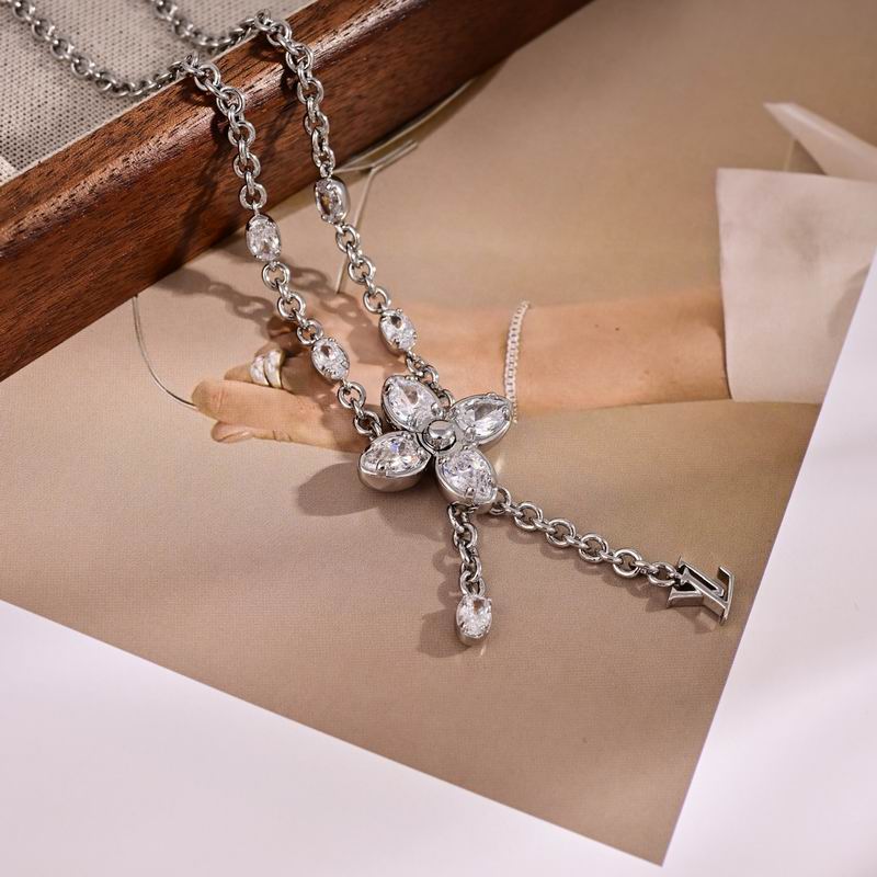 Lv Necklace 03yxs99 (3)