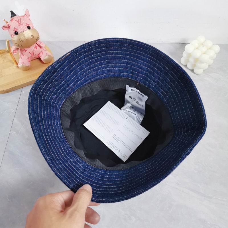 MIumiu Hat dx (1800)