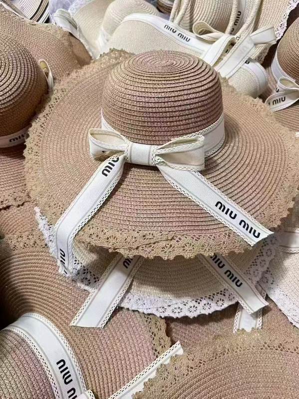 MIumiu top hat dx (2178)