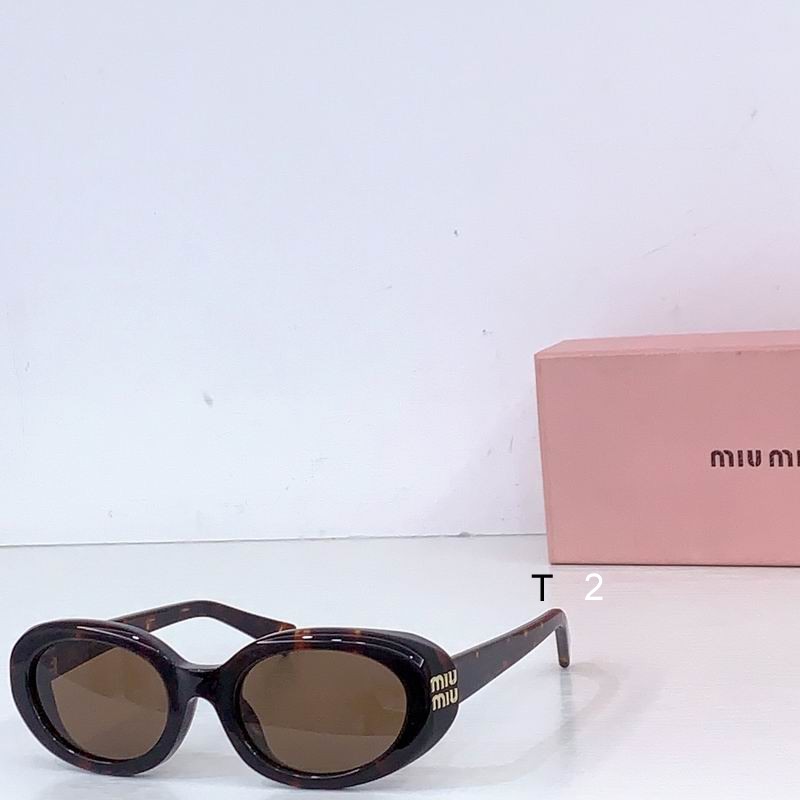 MiuMiu  B09 52 21 140 b01
