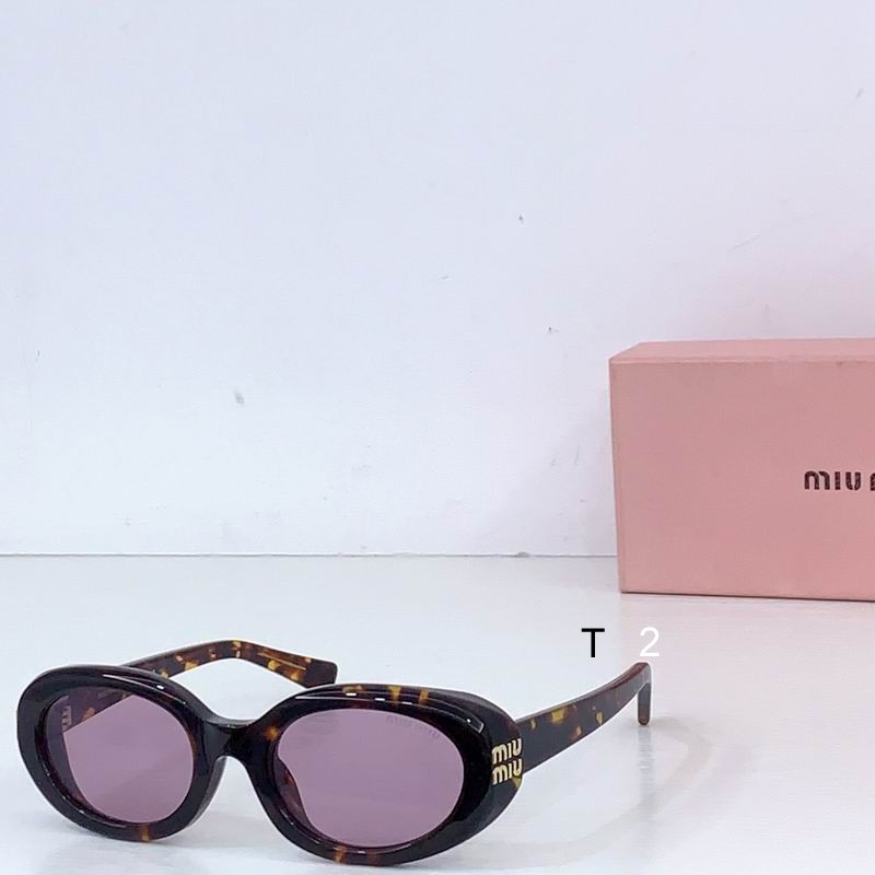 MiuMiu  B09 52 21 140 b02