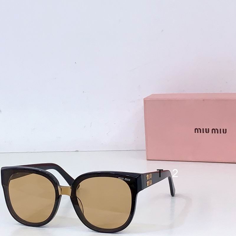 MiuMiu  B09 52 21 140 b02