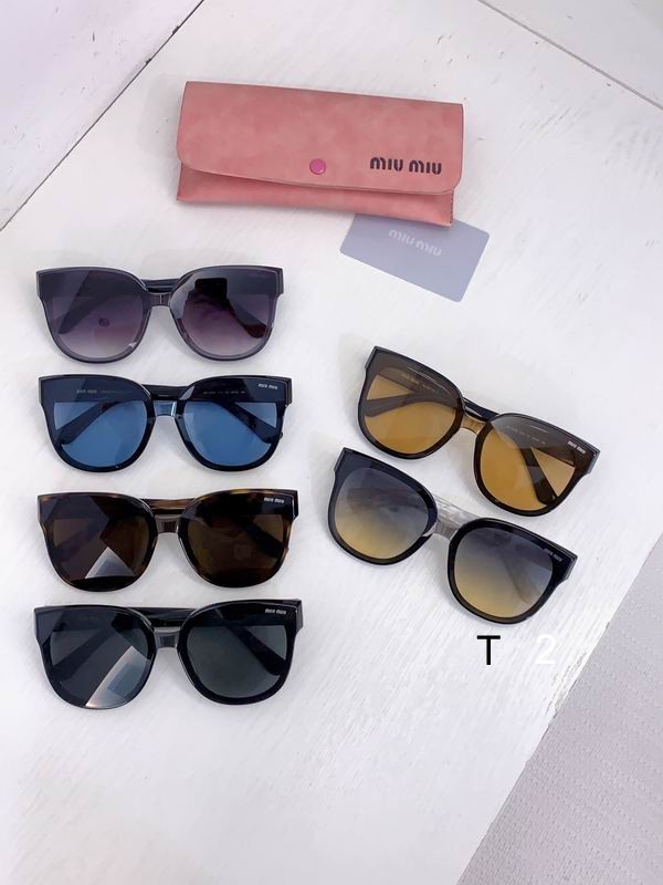 MiuMiu  B09 52 21 140 b09