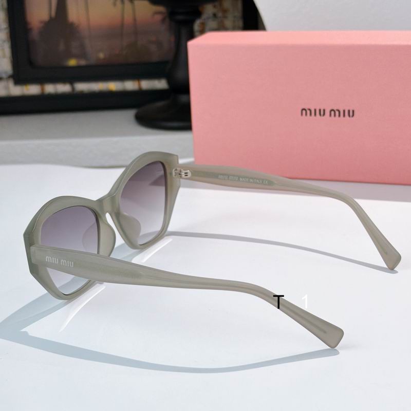 MiuMiu 0401 a06