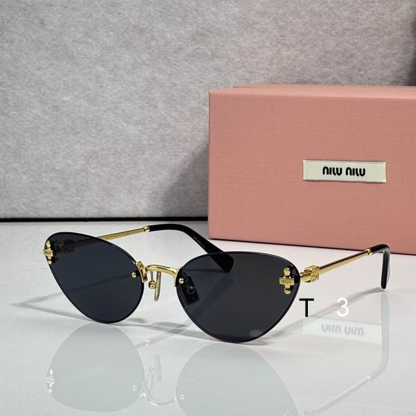 MiuMiu 165AV 61 19-142 c02