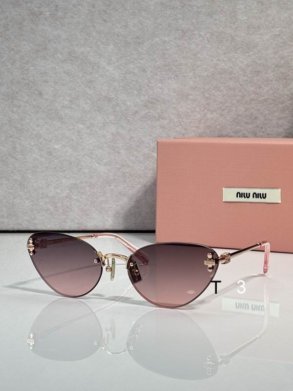MiuMiu 165AV 61 19-142 c03
