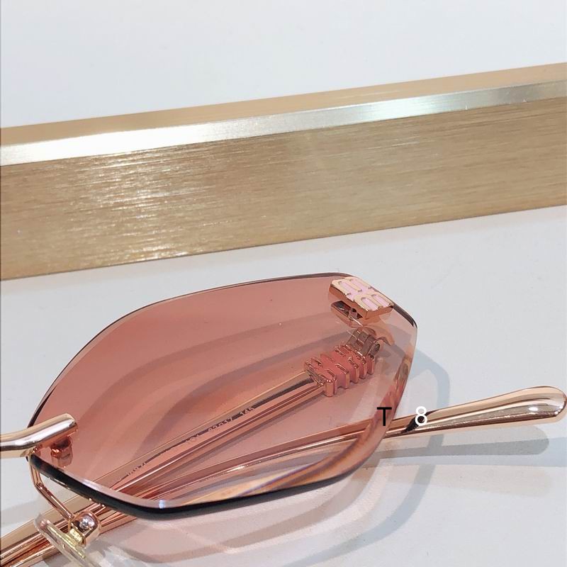 MiuMiu 1897 62 17-145 a08