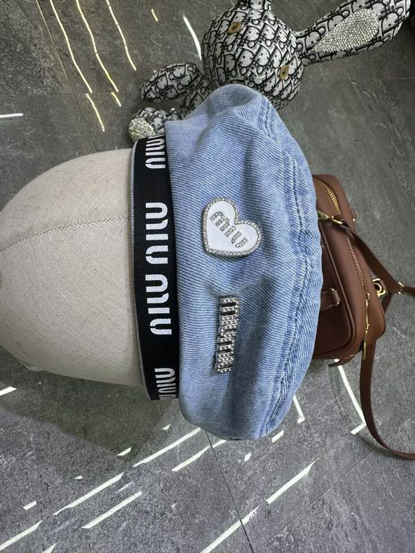 Miumiu beret dx (216)