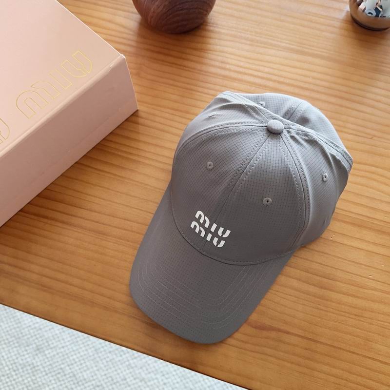 Miumiu cap dx (470)