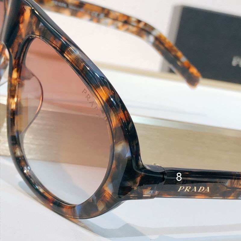 Prada  C05 57 18-135 a08