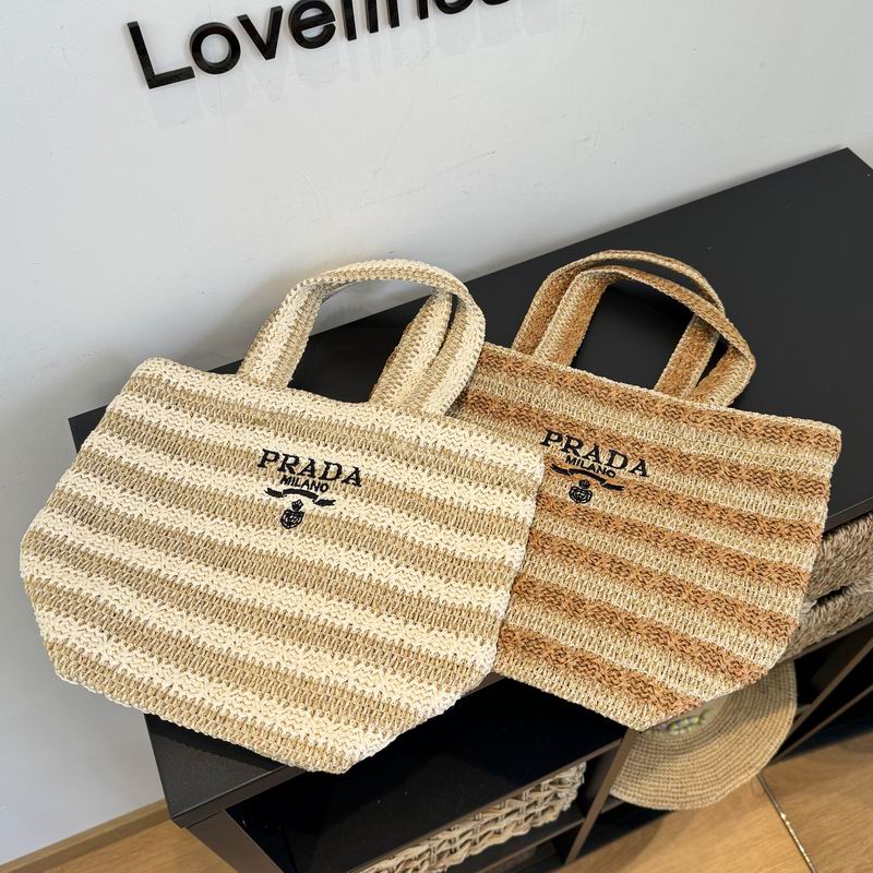 Prada beach bag dx (40)