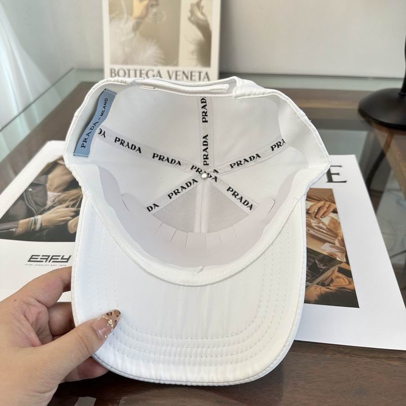 Prada cap dx (80)