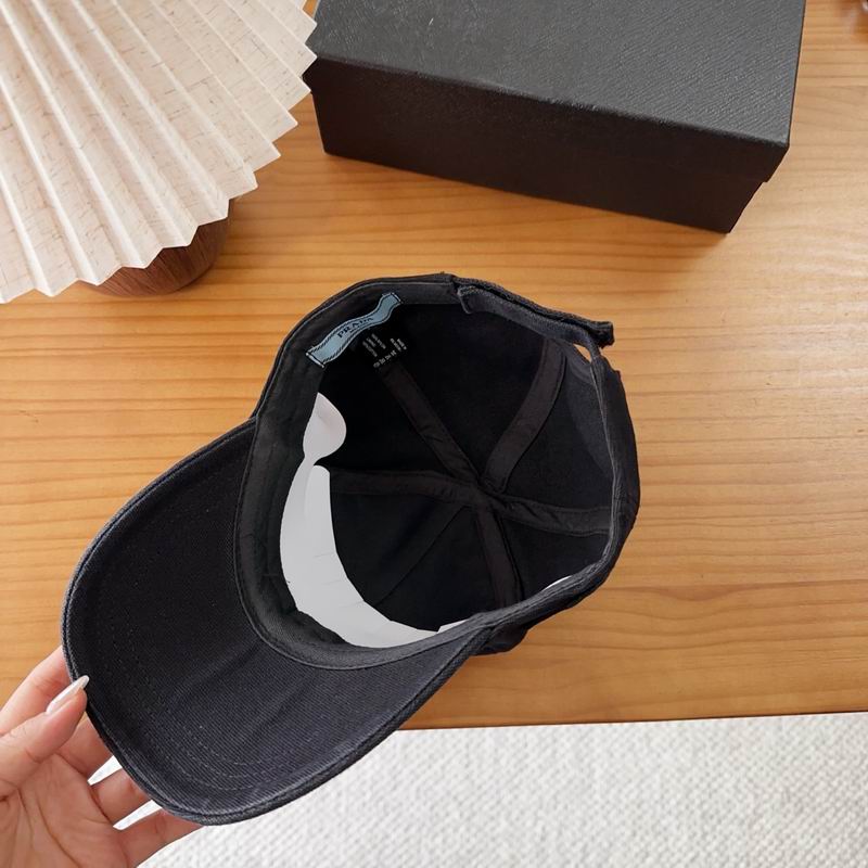 Prada cap dx (99)
