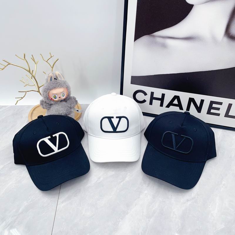 Valentino cap dx (1)