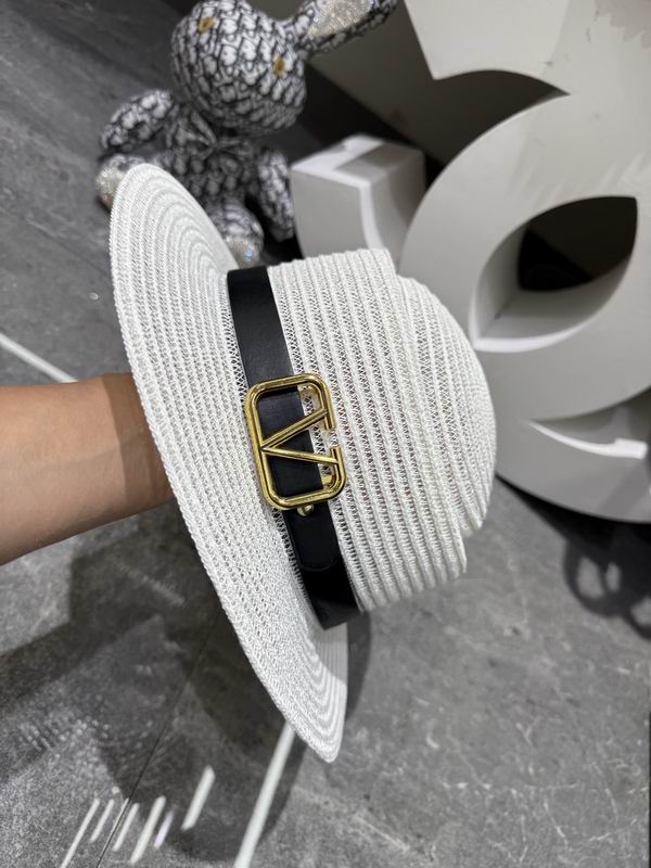Valentino top hat dx (611)