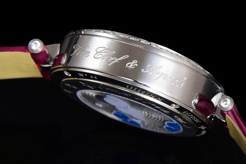 Van Cleef & Arpels watch 55 (7)