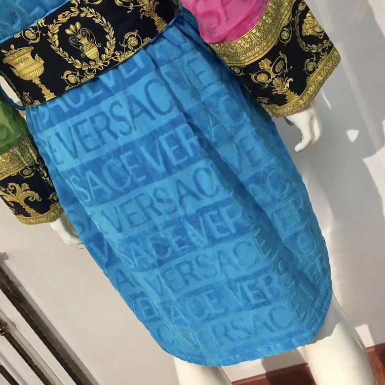 Versace Bathrobe (11)