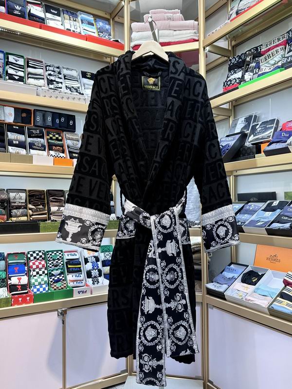 Versace Bathrobe (11)